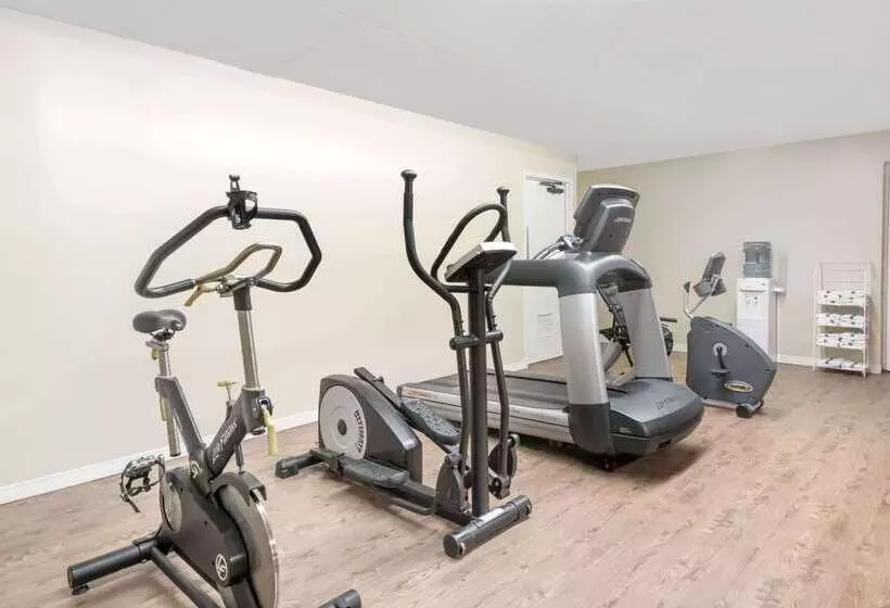 호텔 Ramada By Wyndham London