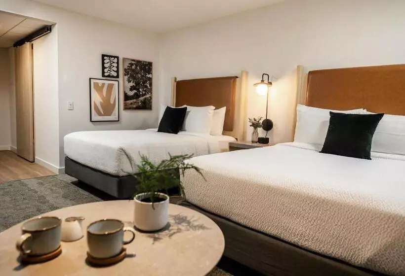 فندق Forest Park