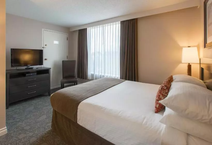 Отель The Embassy Inn