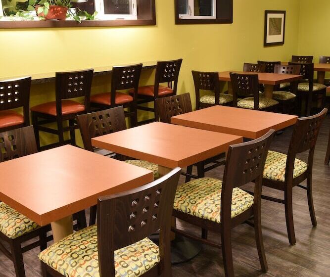 בית מלון כפרי The Pacific Inn