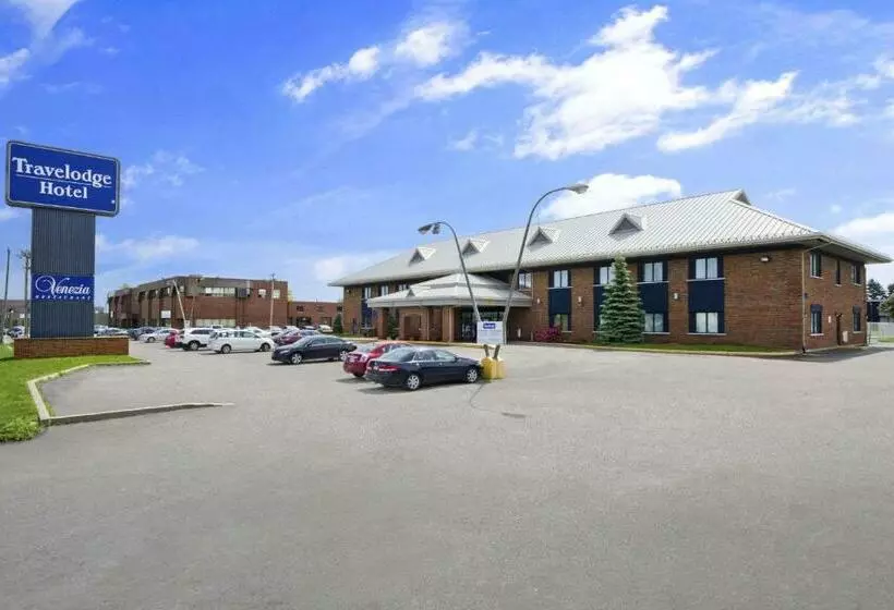 Travelodge Hotel By Wyndham Montreal Airport