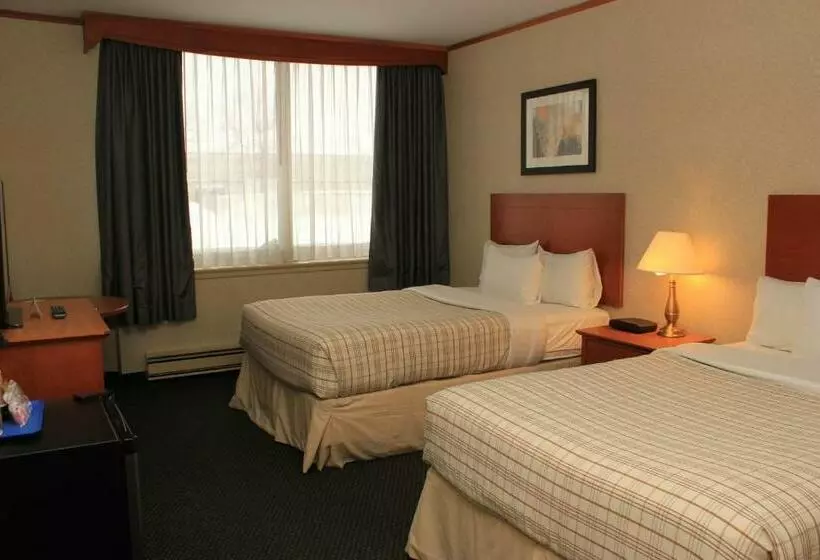 Travelodge Hotel By Wyndham Montreal Airport