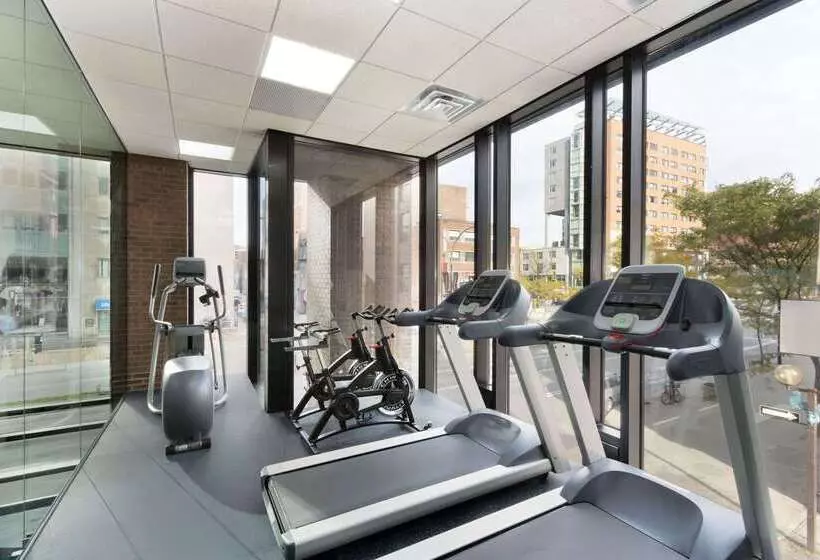 酒店 Travelodge By Wyndham Montreal Centre