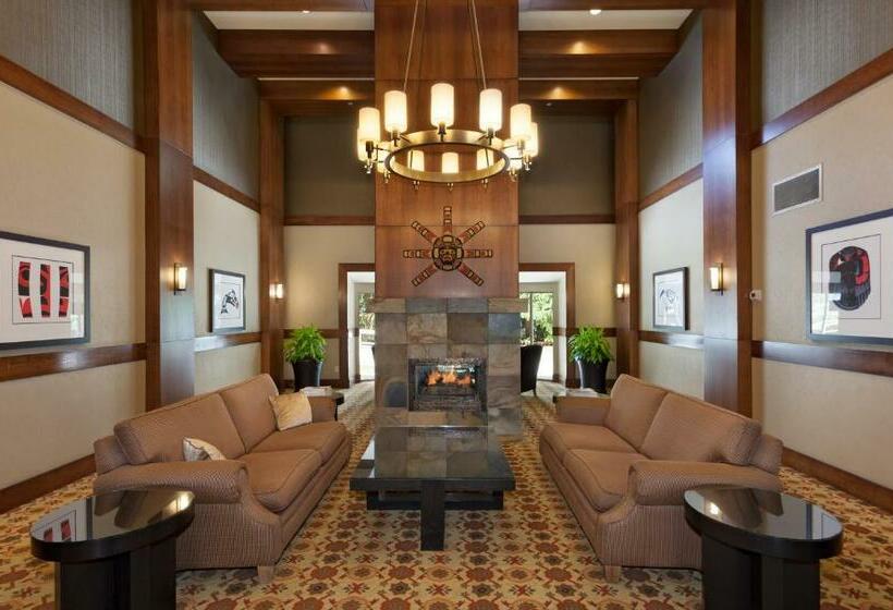 Bright Suite At Ski In/out Glacier Lodge!