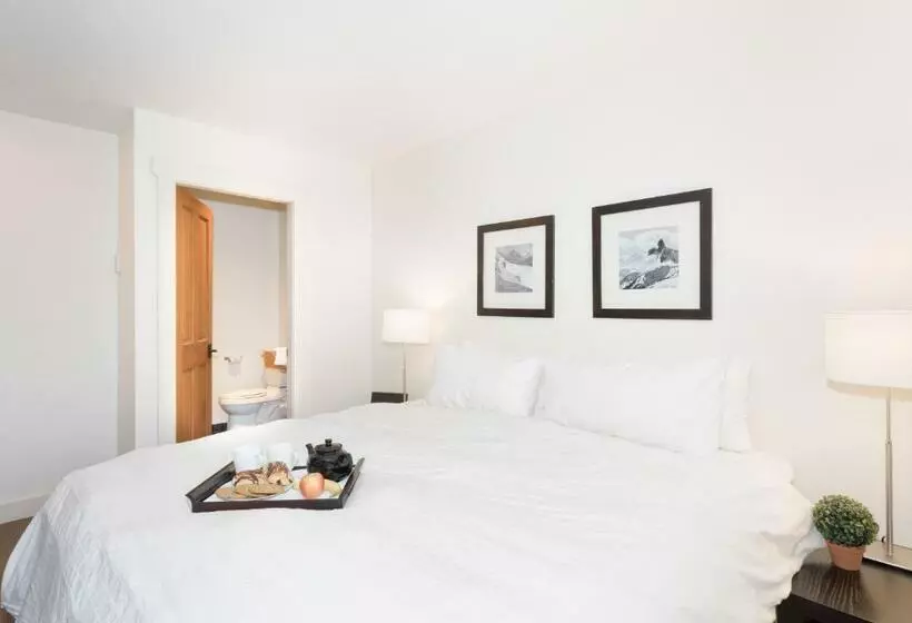 Bright Suite At Ski In/out Glacier Lodge!