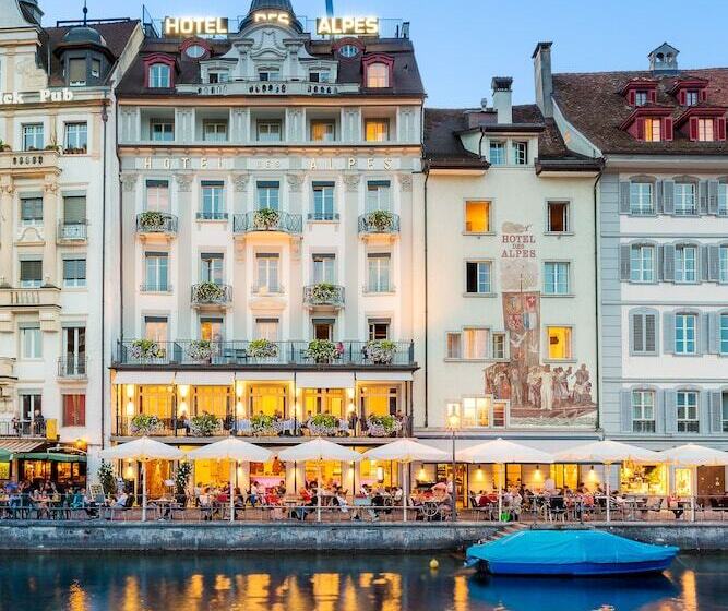 هتل Des Alpes