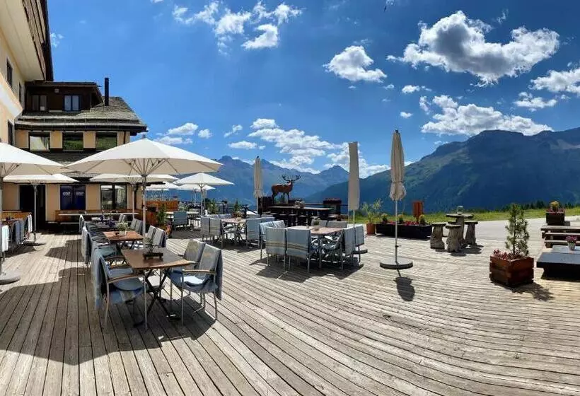 Отель Salastrains