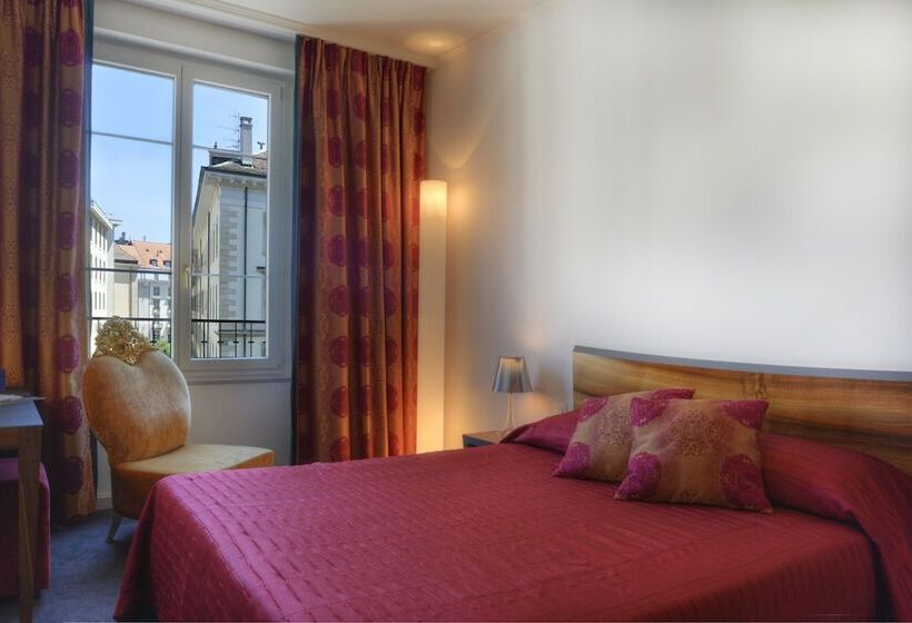 هتل The Ambassador