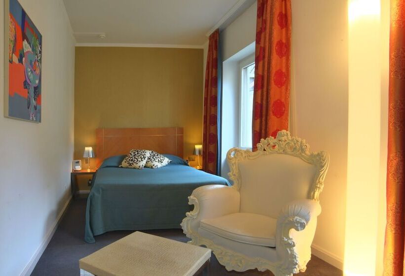 هتل The Ambassador