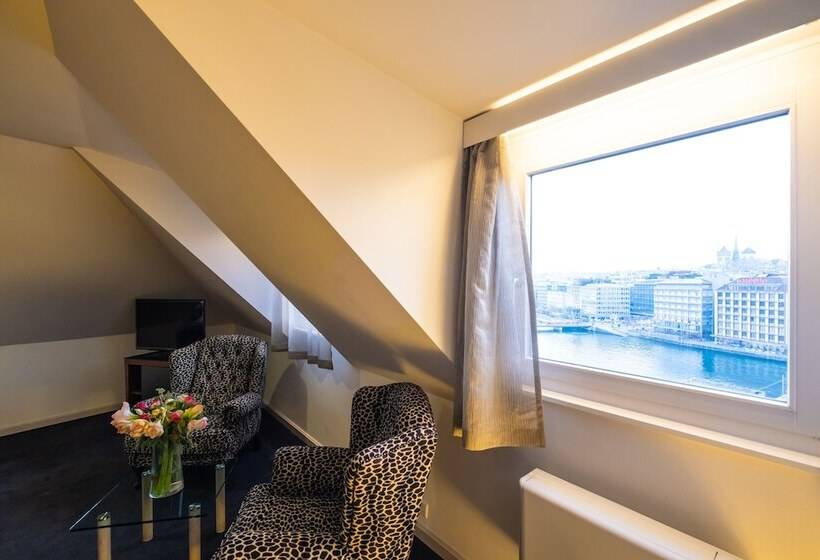 هتل The Ambassador