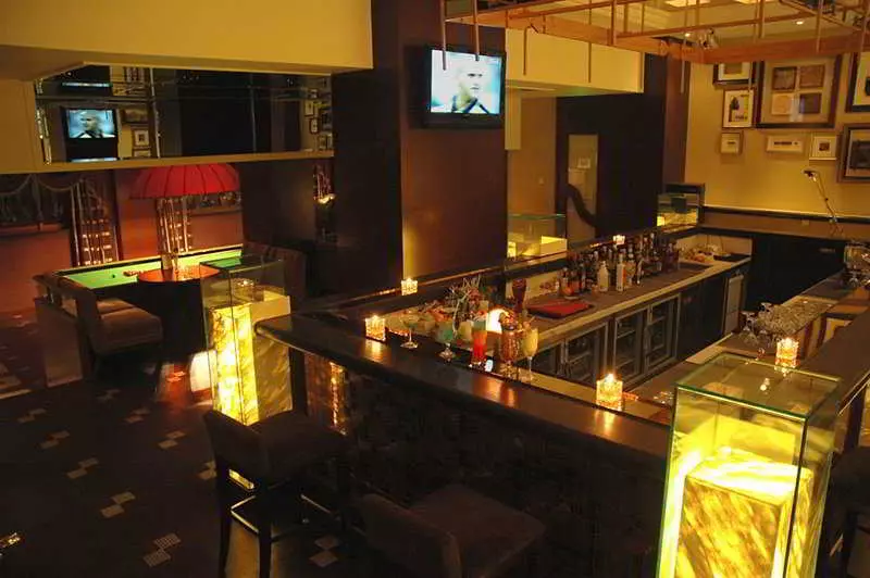 Broadway Mansions Hotel On The Bund