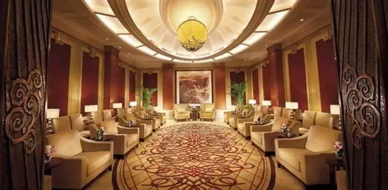 Broadway Mansions Hotel On The Bund