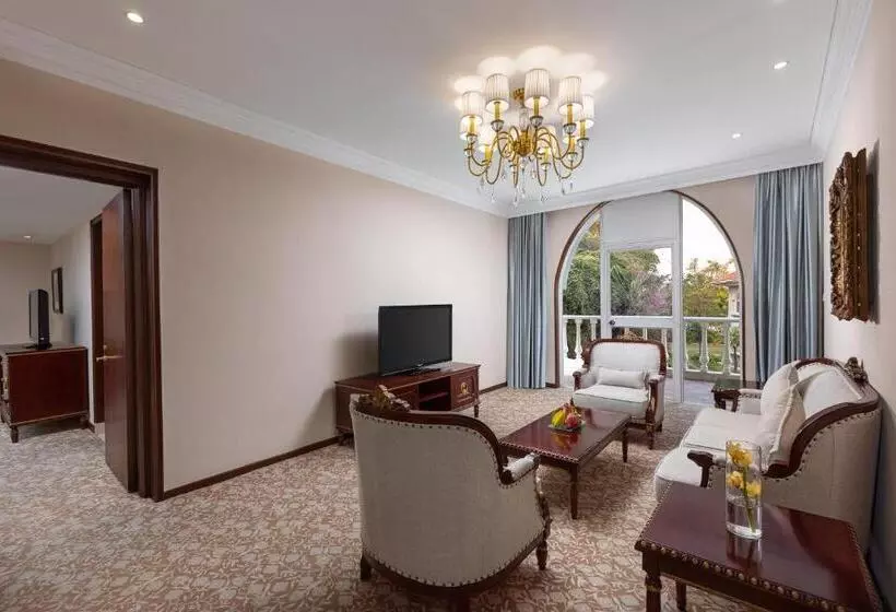 Xiamen C&d Hotel Free Welcome Snacks Oasis Garden