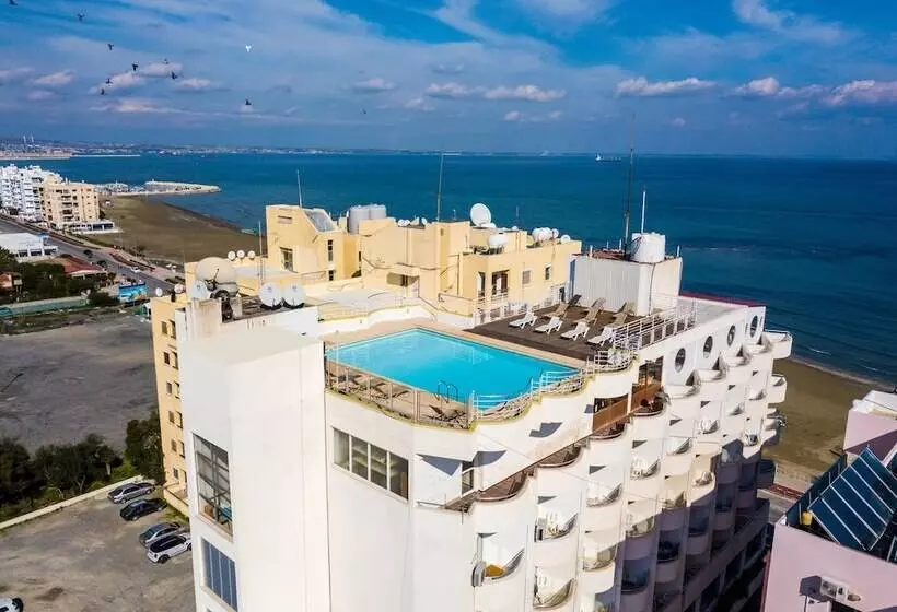 هتل Flamingo Beach