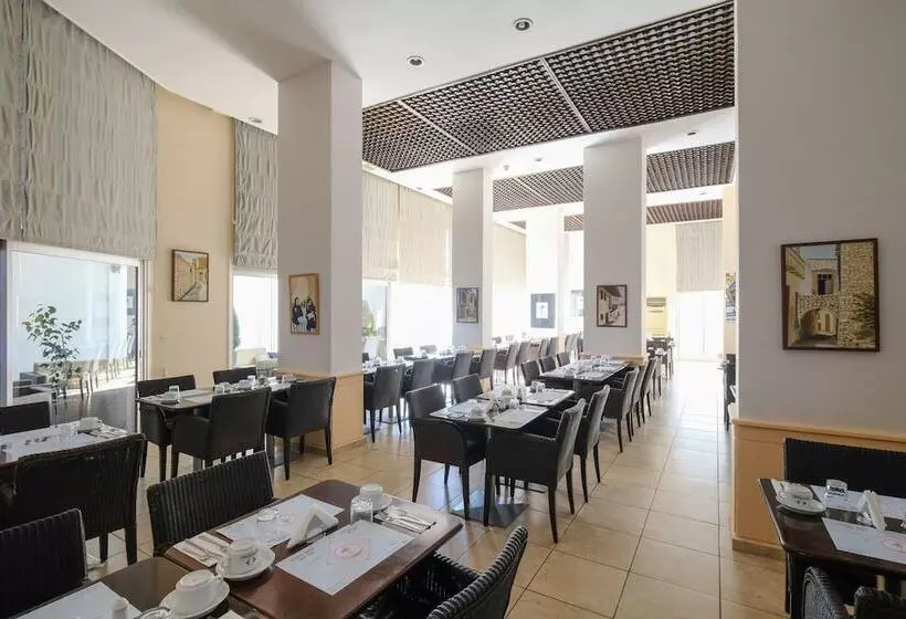 هتل Flamingo Beach