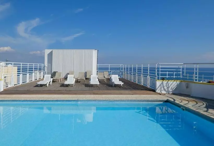 هتل Flamingo Beach