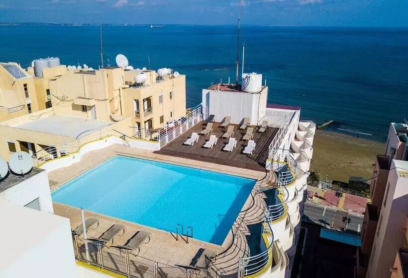 هتل Flamingo Beach