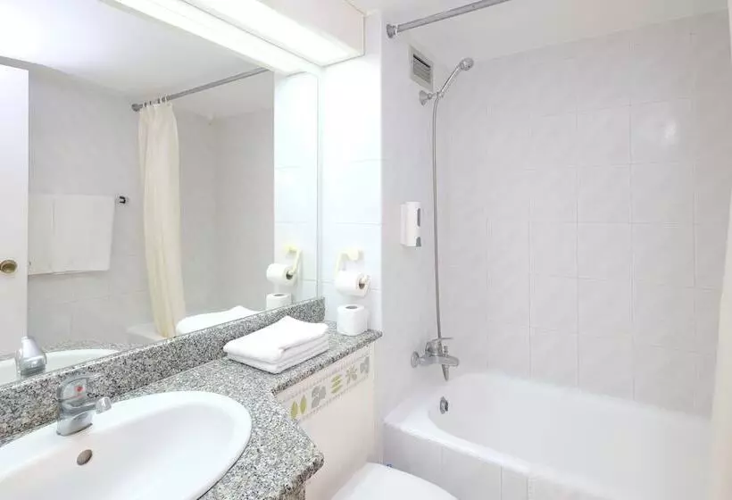 هتل Flamingo Beach