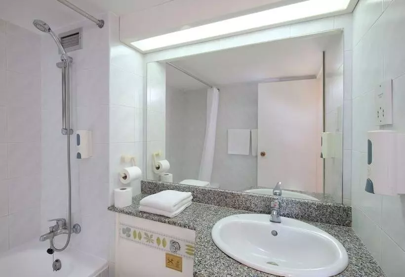 هتل Flamingo Beach