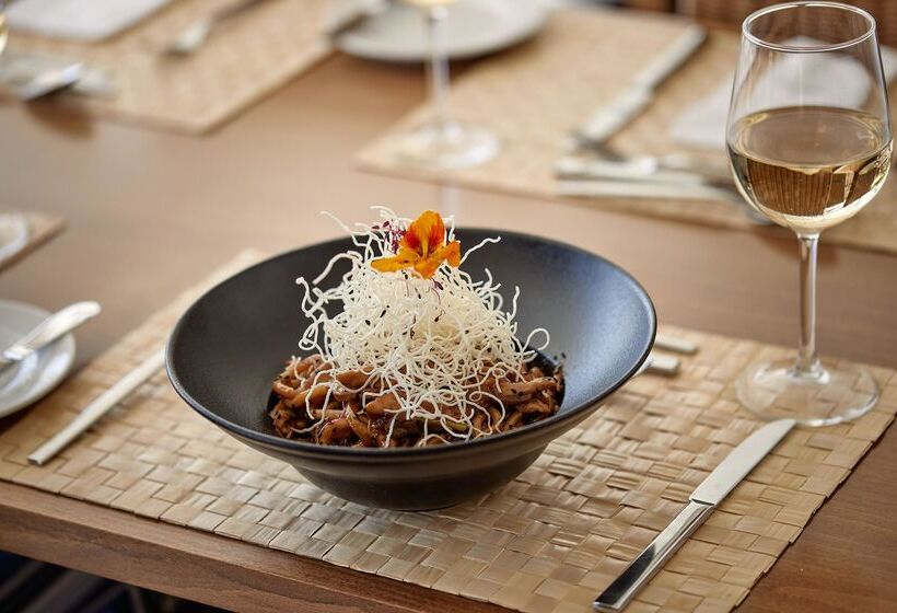 בית מלון כפרי Grecian Bay