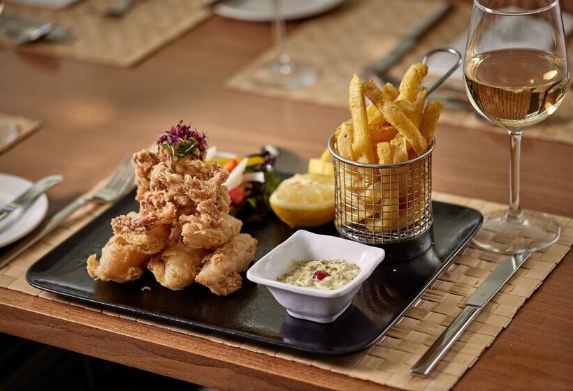 בית מלון כפרי Grecian Bay