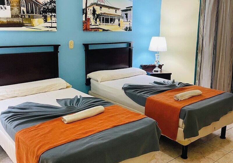 هتل Los Delfines Varadero