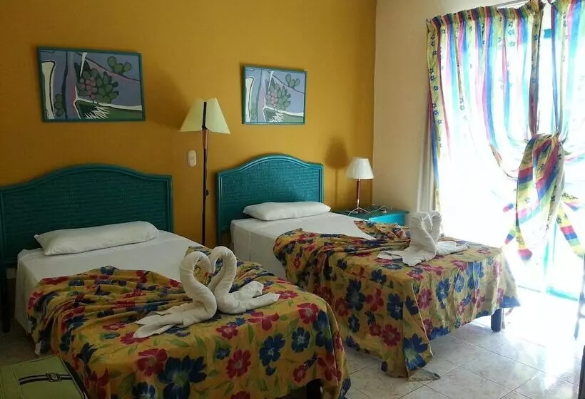 هتل Los Delfines Varadero