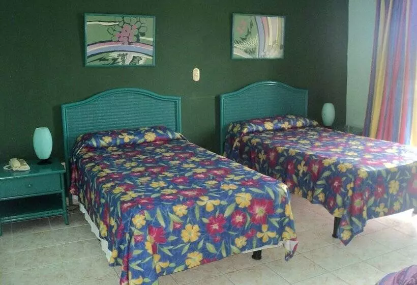 هتل Los Delfines Varadero