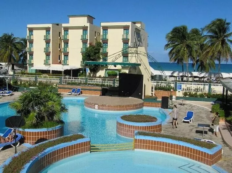 هتل Los Delfines Varadero