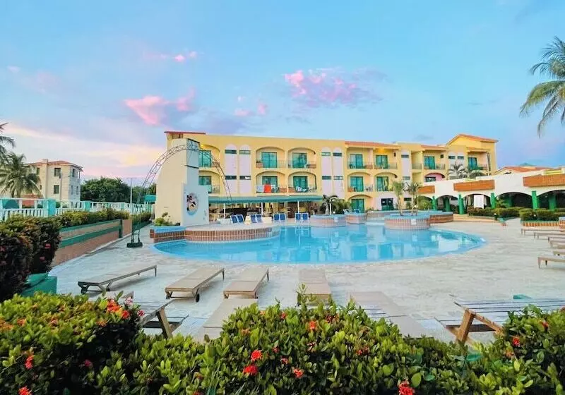 هتل Los Delfines Varadero