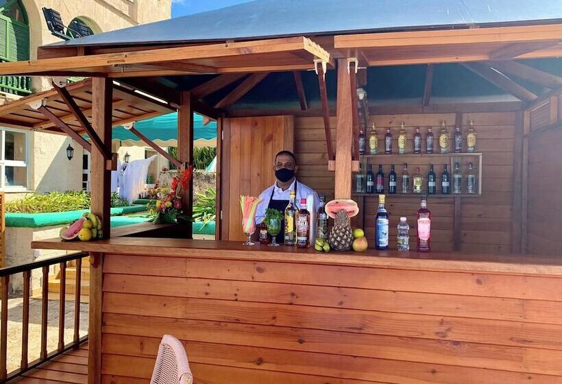 هتل Los Delfines Varadero