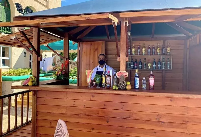 هتل Los Delfines Varadero