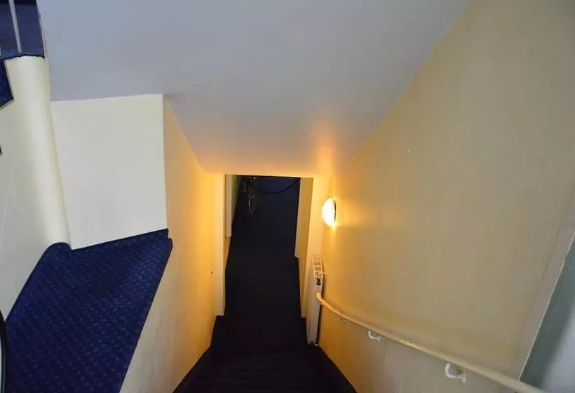 هتل Mercedes/centrum