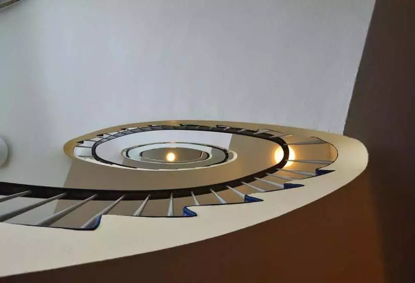 هتل Mercedes/centrum