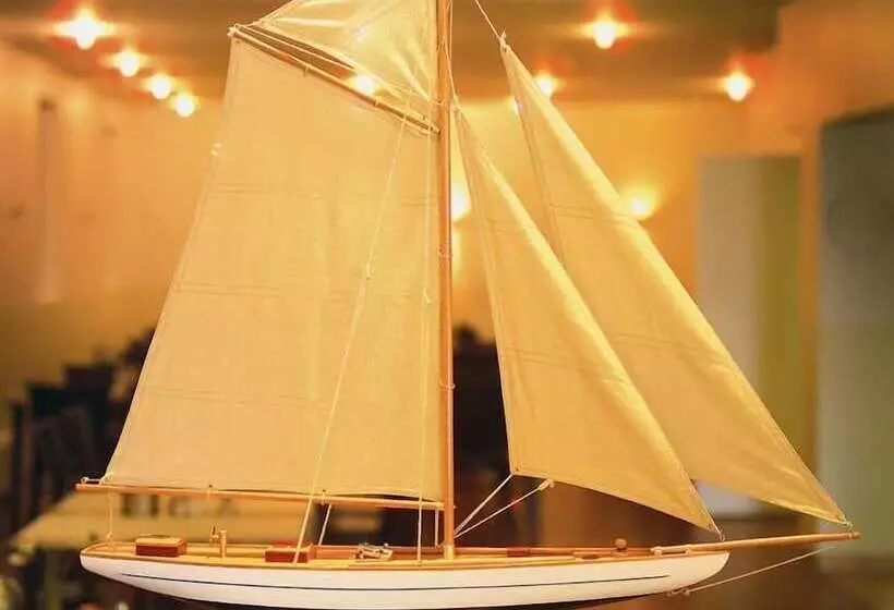 هتل Mercedes/centrum