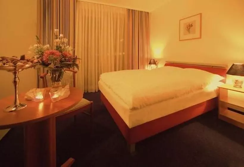 هتل Mercedes/centrum