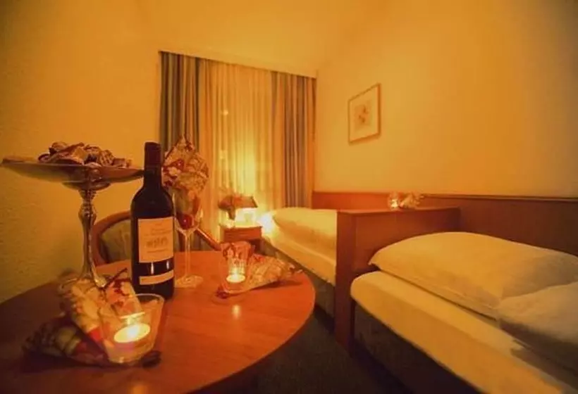 هتل Mercedes/centrum