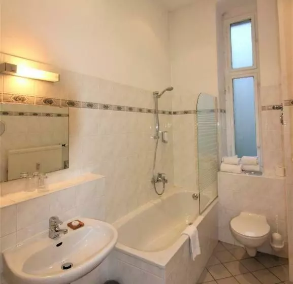 هتل Midi Inn City West Am Ku Damm