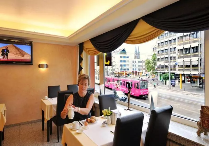 בית מלון כפרי Savoy Bonn