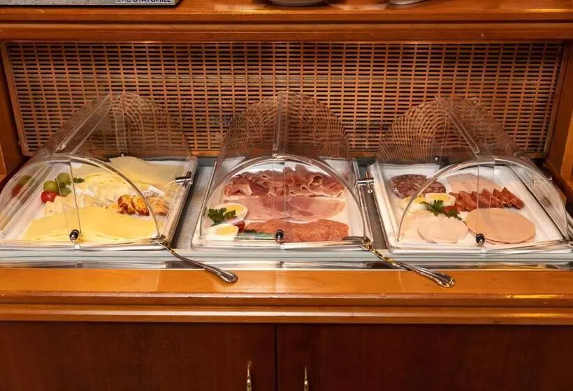 Отель Schomacker