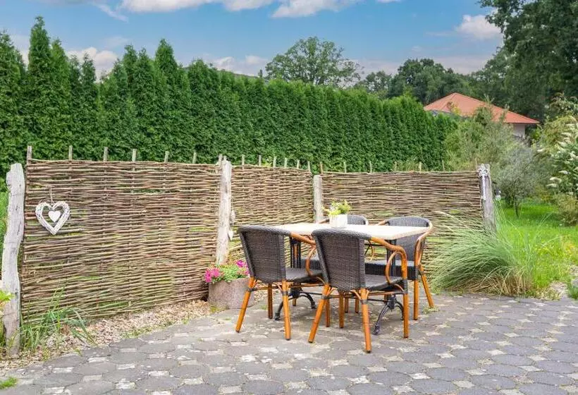 Отель Schomacker