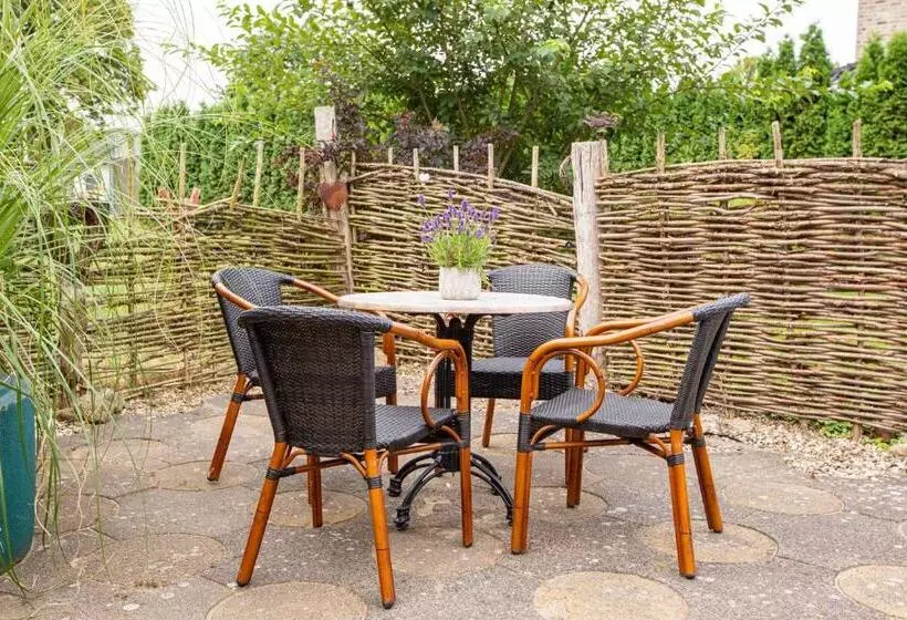 Отель Schomacker