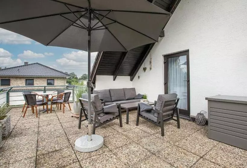 Отель Schomacker