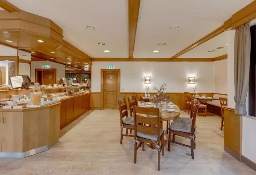 Отель Schomacker