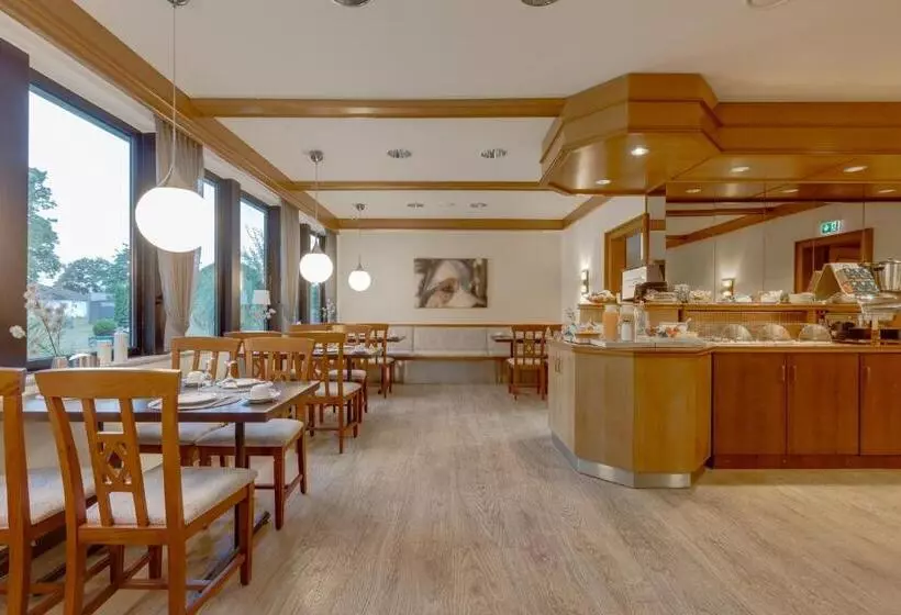 Отель Schomacker