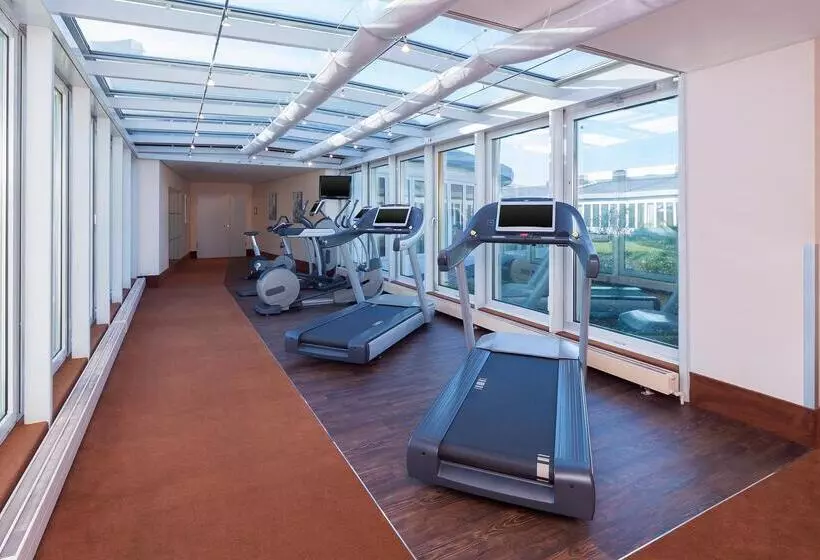 هتل Sheraton Duesseldorf Airport