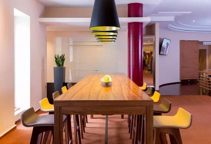 هتل Sheraton Duesseldorf Airport