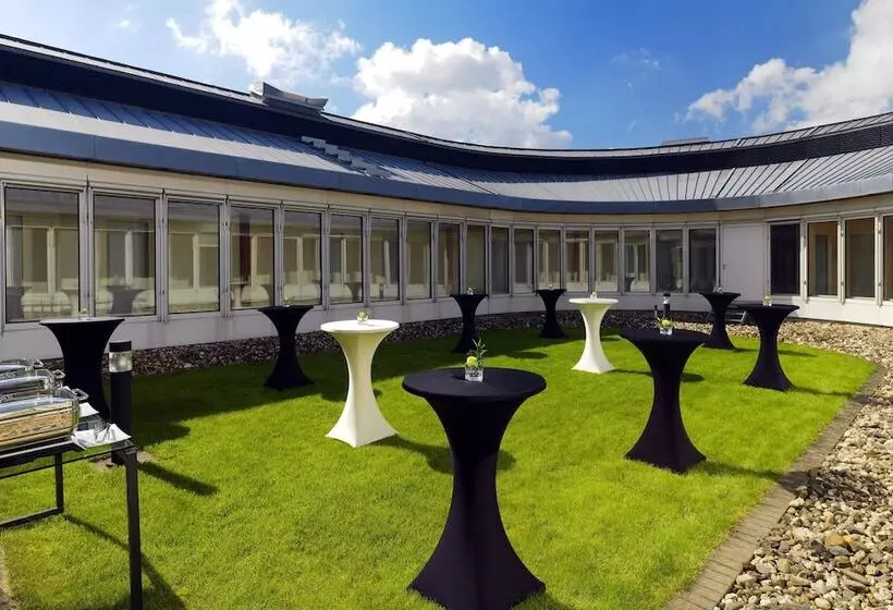 هتل Sheraton Duesseldorf Airport