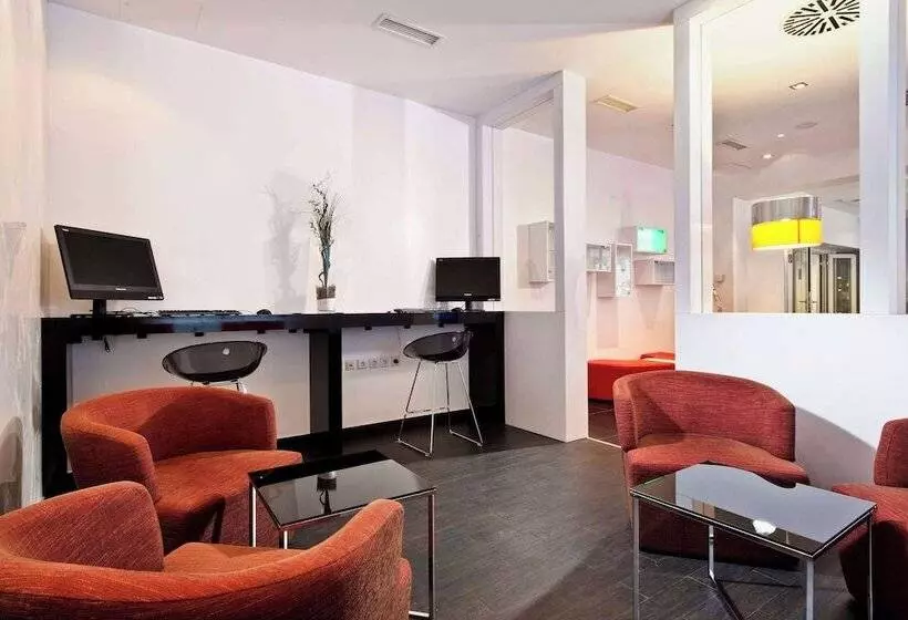 Отель Wyndham Garden  Duesseldorf City Centre Koenigsallee