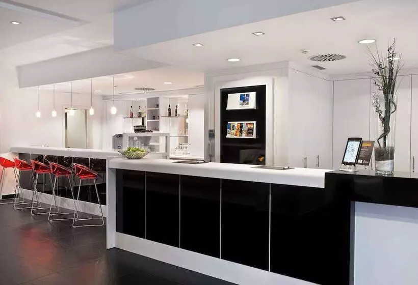 Отель Wyndham Garden  Duesseldorf City Centre Koenigsallee